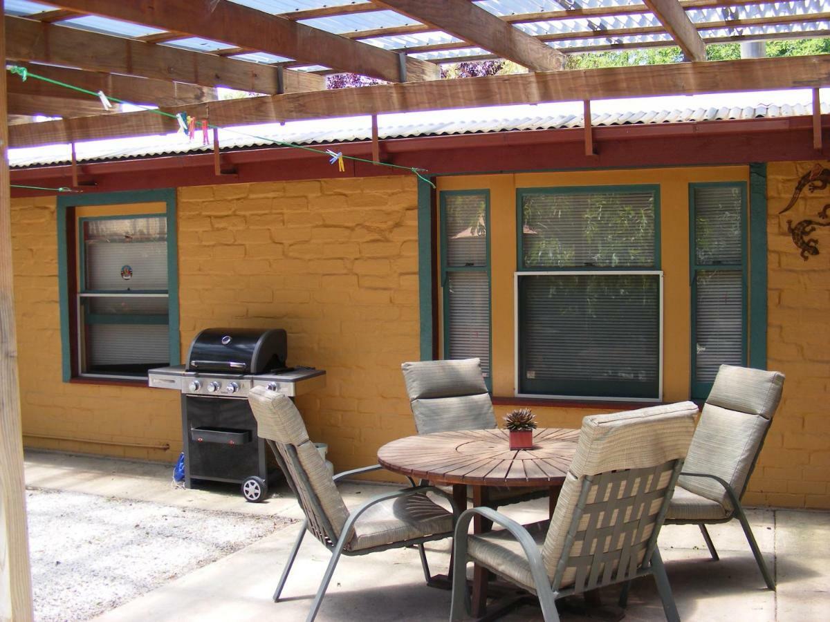 Trevalia Accommodation Penwortham ภายนอก รูปภาพ
